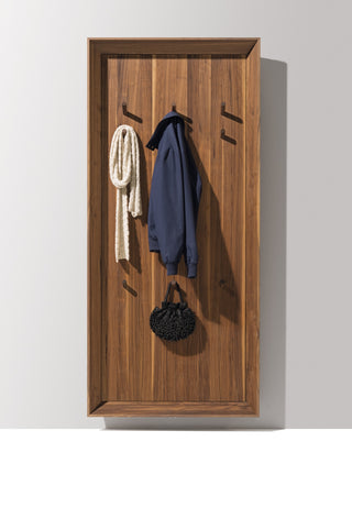 Haiku Garderobe in Nussbaum.