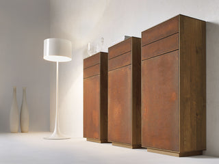 Puro Highboard 435 in Asteiche barrique geölt, Front Rostoptik.