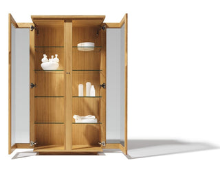Vitrine Cubus in Eiche mit Glaswinkeltüren in Eiche geölt mit Rauchglas.