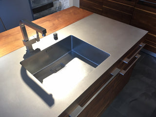 Küchenarbeitsplatte in Edelstahl