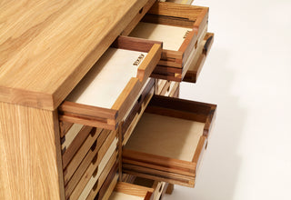Sixtematic - schlichte und klare Formsprache, Schubladen in unterschiedlichen Holzarten