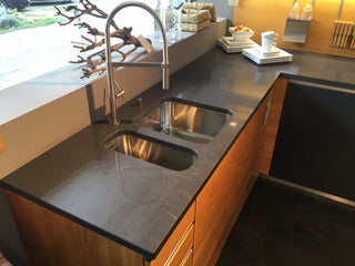 Küchenarbeitsplatte aus Quarzstein